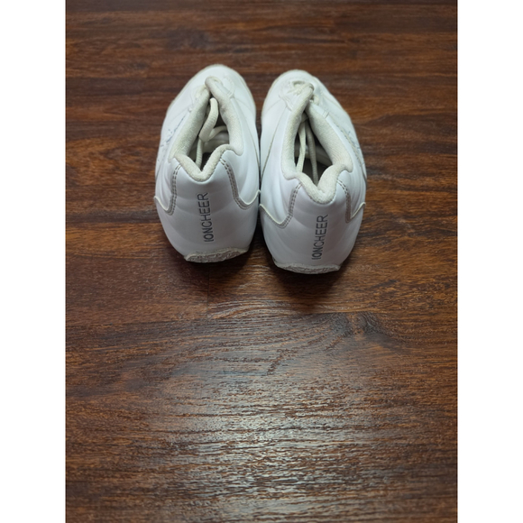 Ion cheer white cheer shoes size 9 - Picture 3 of 4